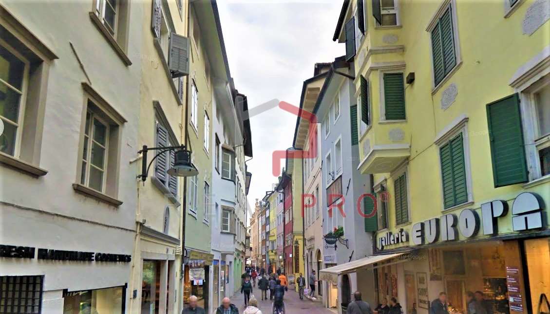 Affitto Negozio in A a Bolzano