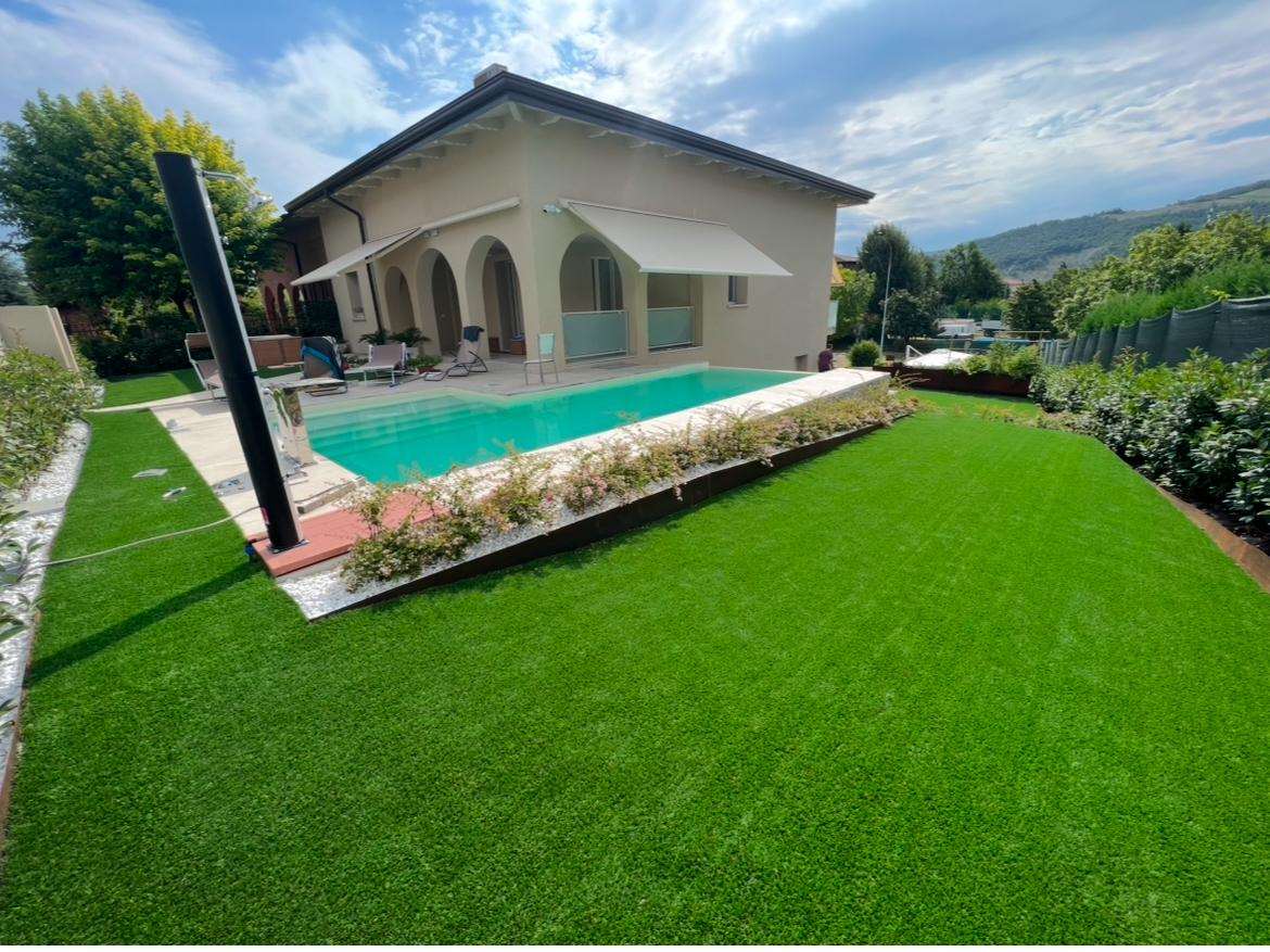 VILLA CON PISCINA 