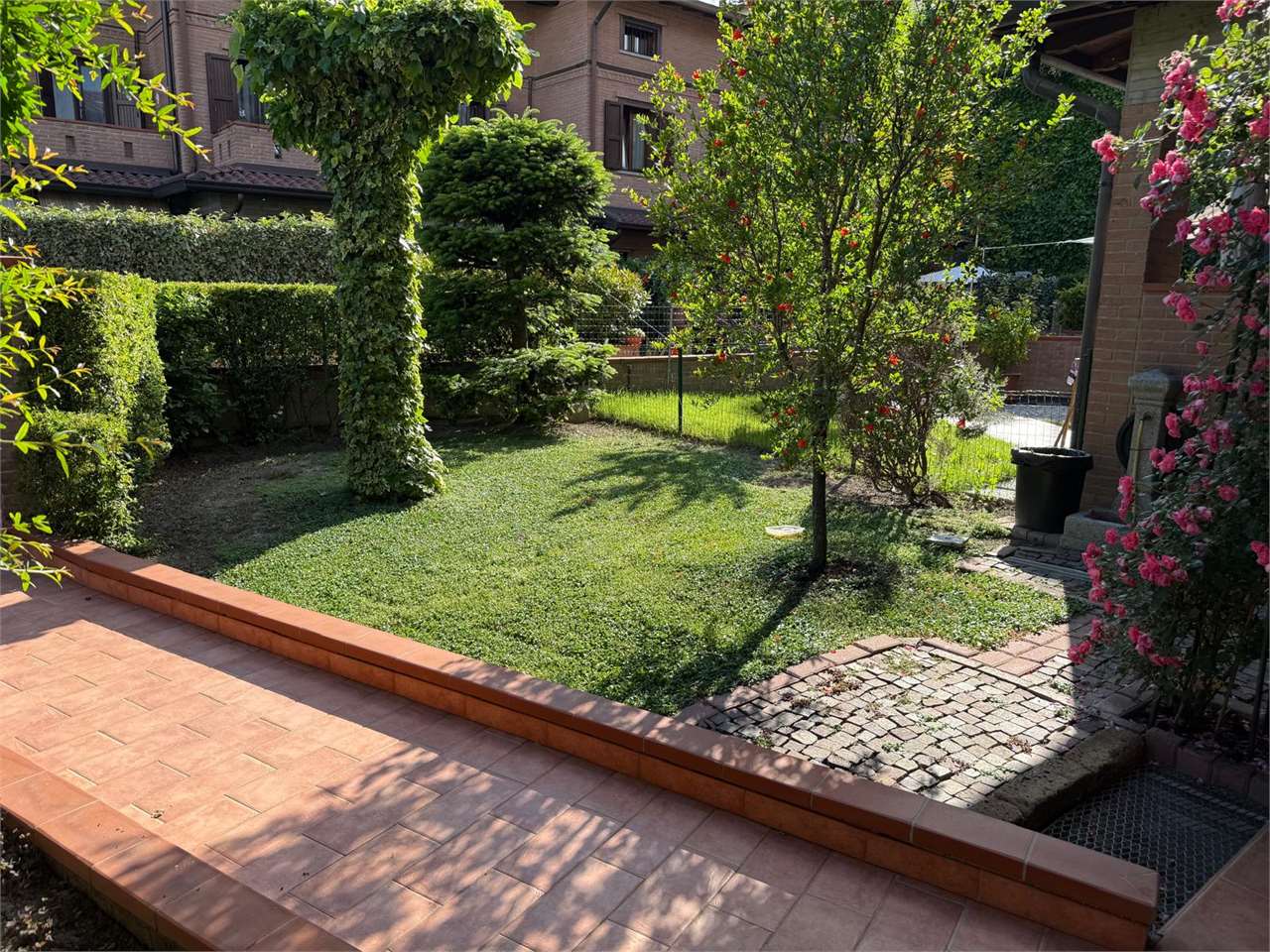 APPARTAMENTO CON GIARDINO 