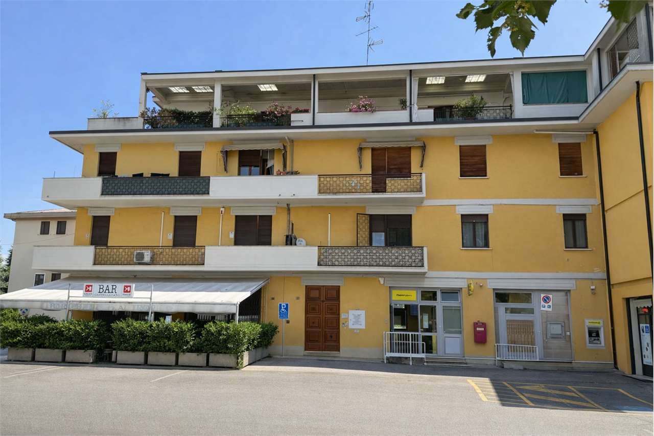 APPARTAMENTO CON 3 CAMERE E 2 BAGNI 