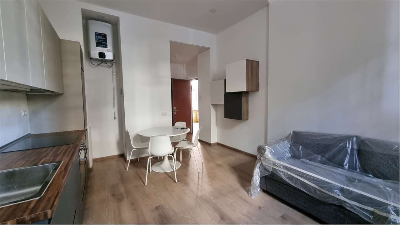Affitto Bilocale Appartamento Milano via romolo gessi 8 480072