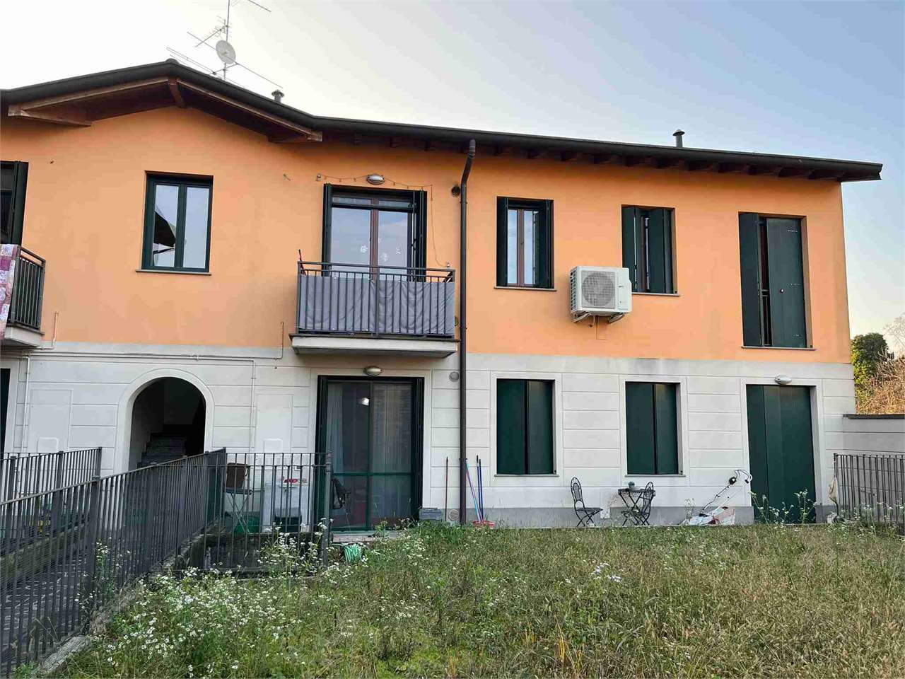 Asta affare! Trilocale con giardino a Calcio