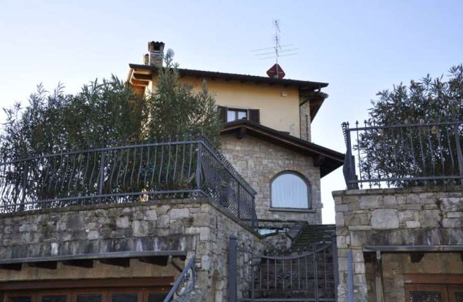 Scanzorosciate, appartamento all’asta con autorimessa