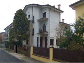 appartamento in Via Arturo Toscanini, 47 a Rovigo