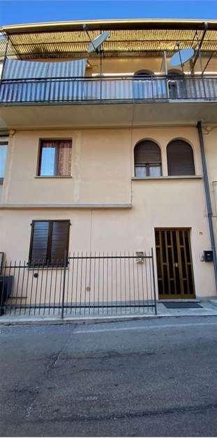 appartamento in Via Pezzoli D'Albertoni a Leffe