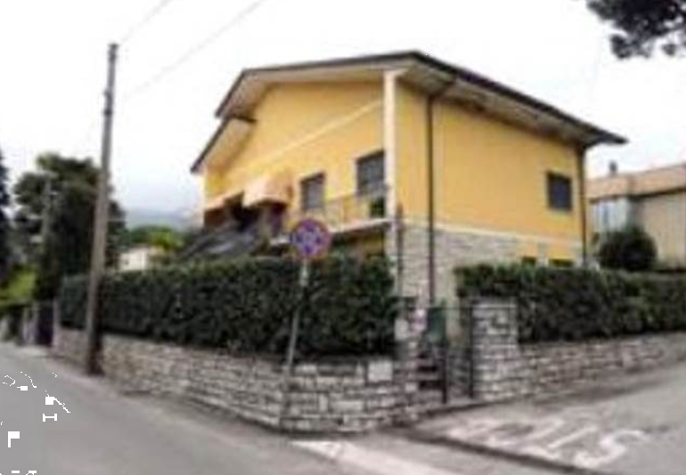 appartamento in via Carlo Pisacane a Camaiore