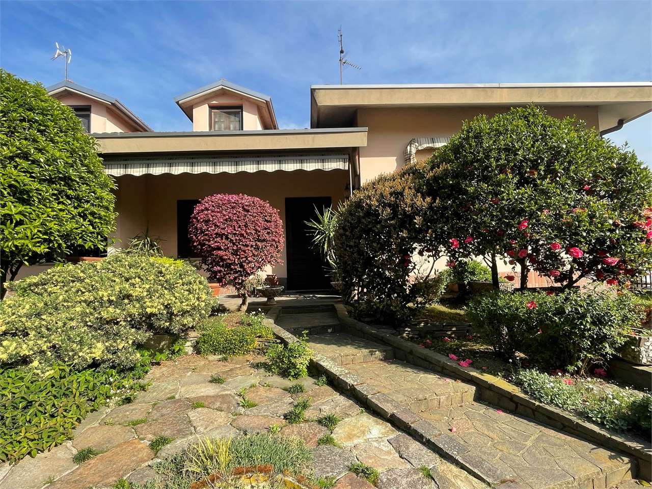 Villa unifamiliare in vendita, Sannazzaro de' Burgondi