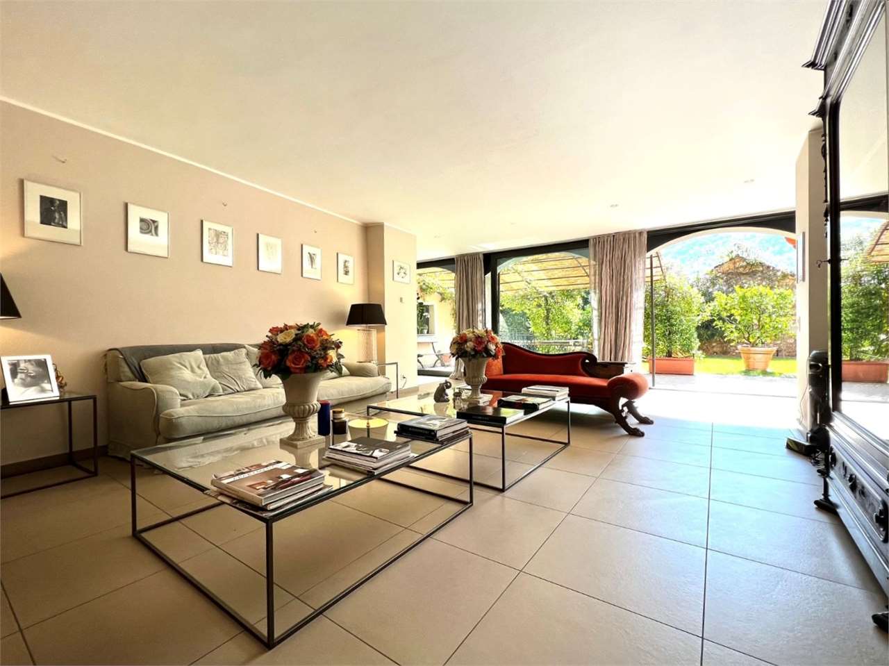 Affascinante appartamento con giardino in casa storica 