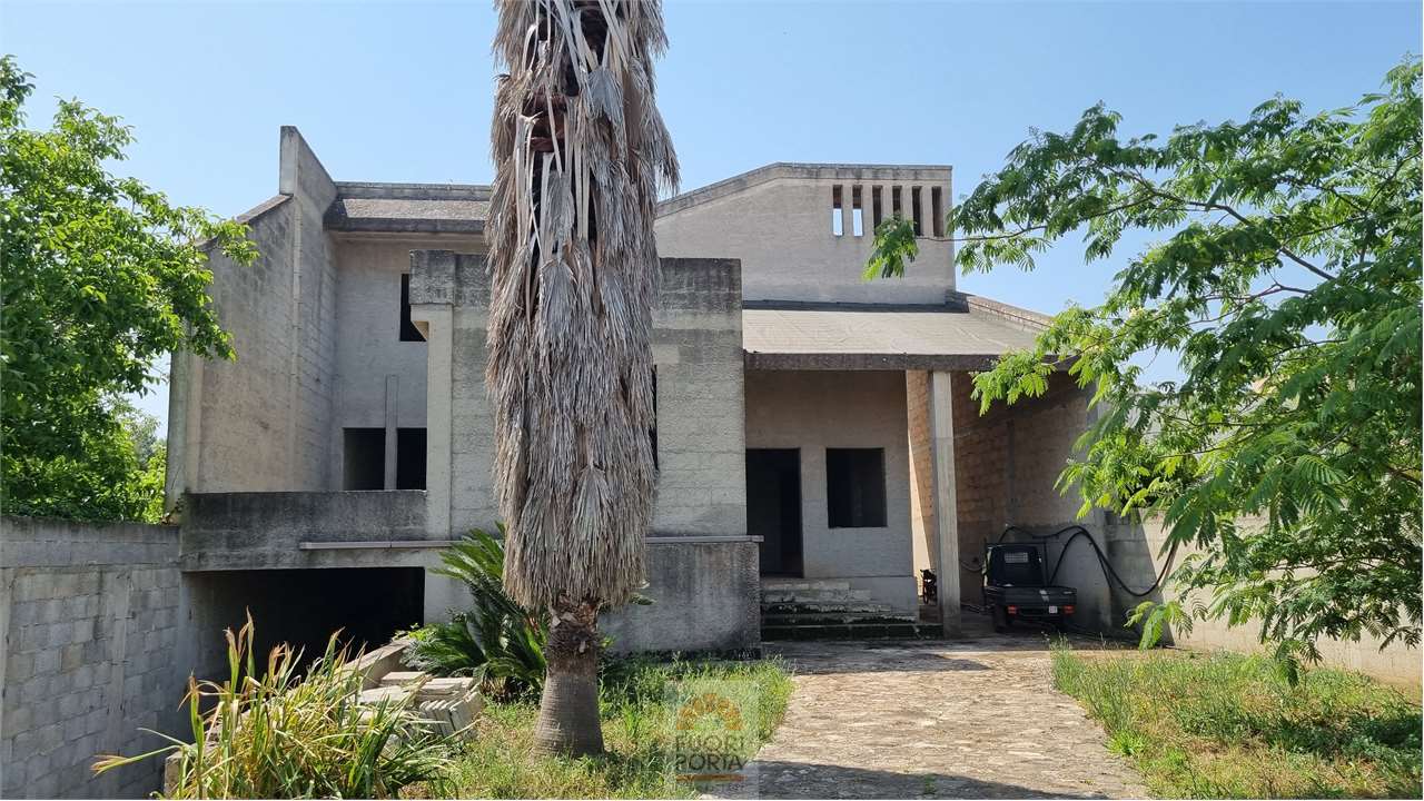 Villa a GALUGNANO, San Donato di Lecce (LE)