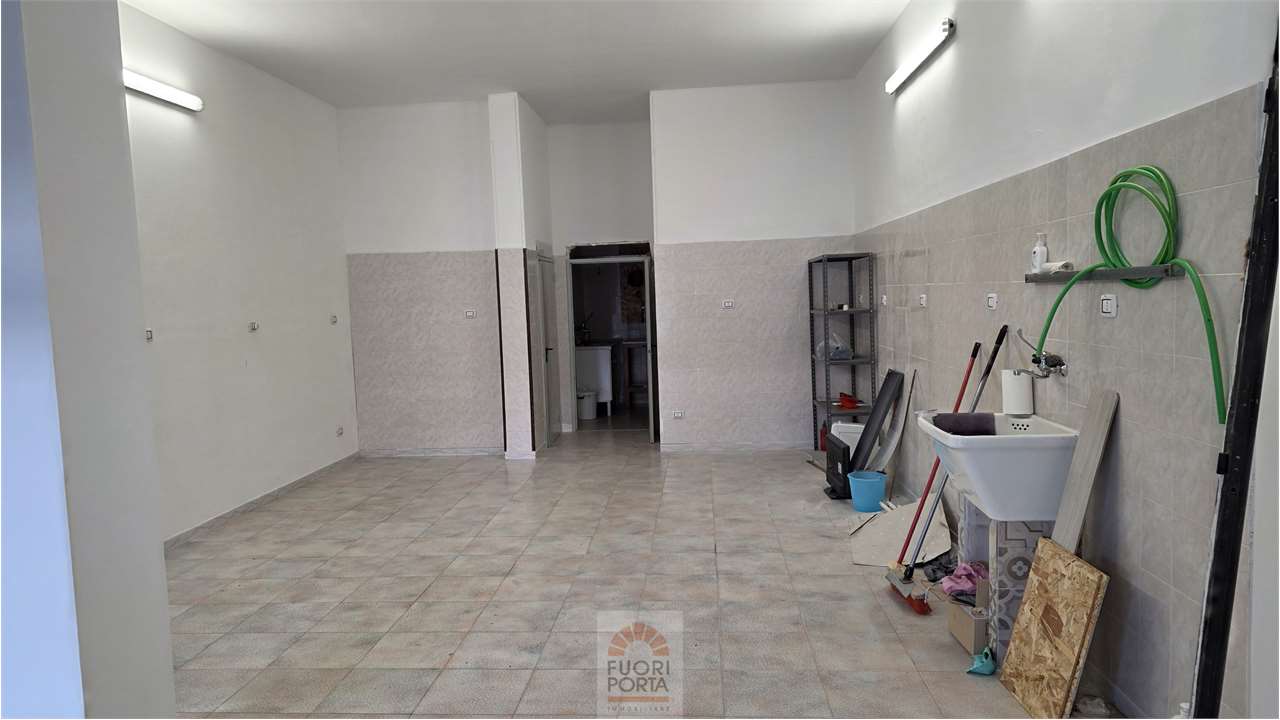 Negozio a Cavallino (LE)