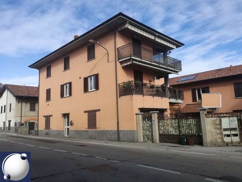 Erba Vendita 4 o più locali