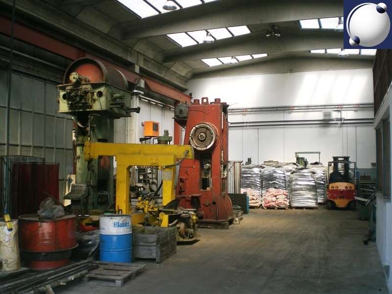 Valbrona Vendita Magazzino