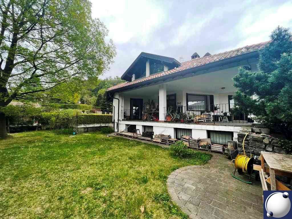 Villa in vendita a Proserpio (CO)