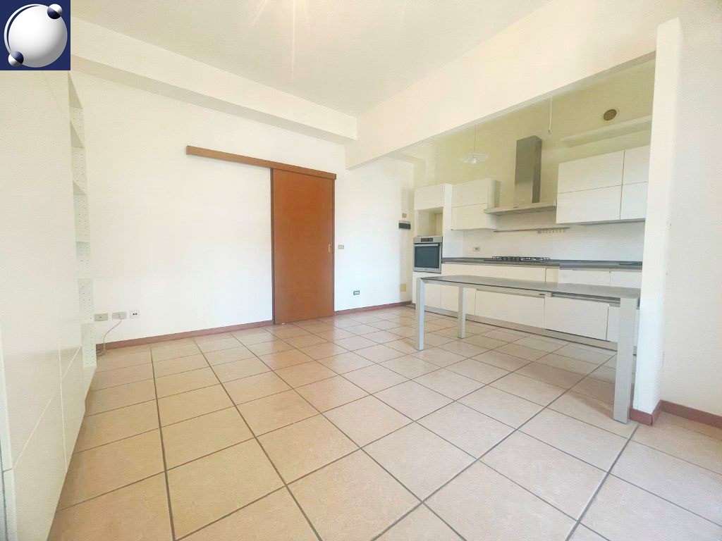 AFFITTI Appartamento a Erba – foto 1