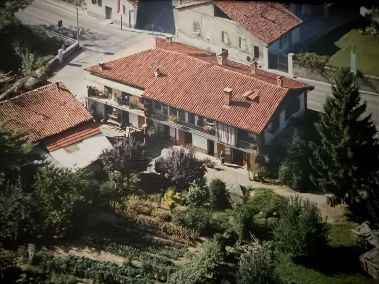 Mondovi' Piazza Casa semindipendente con giardino 