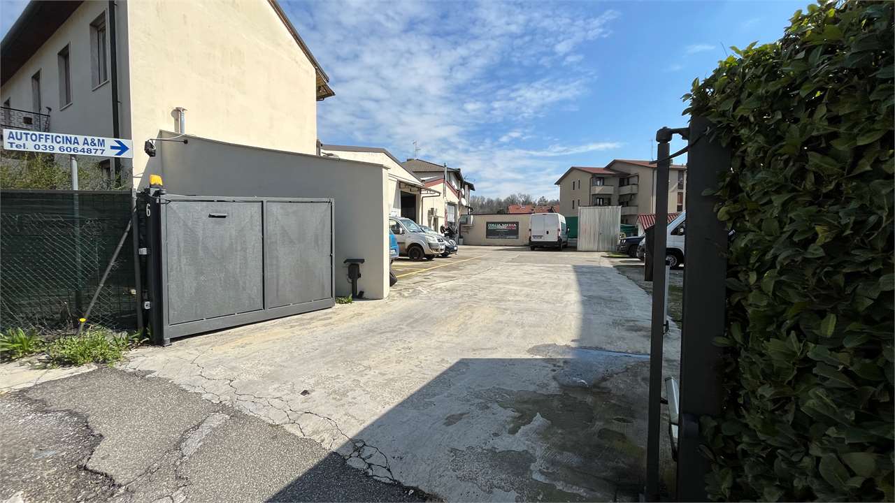 Capannone (V) — Lesmo