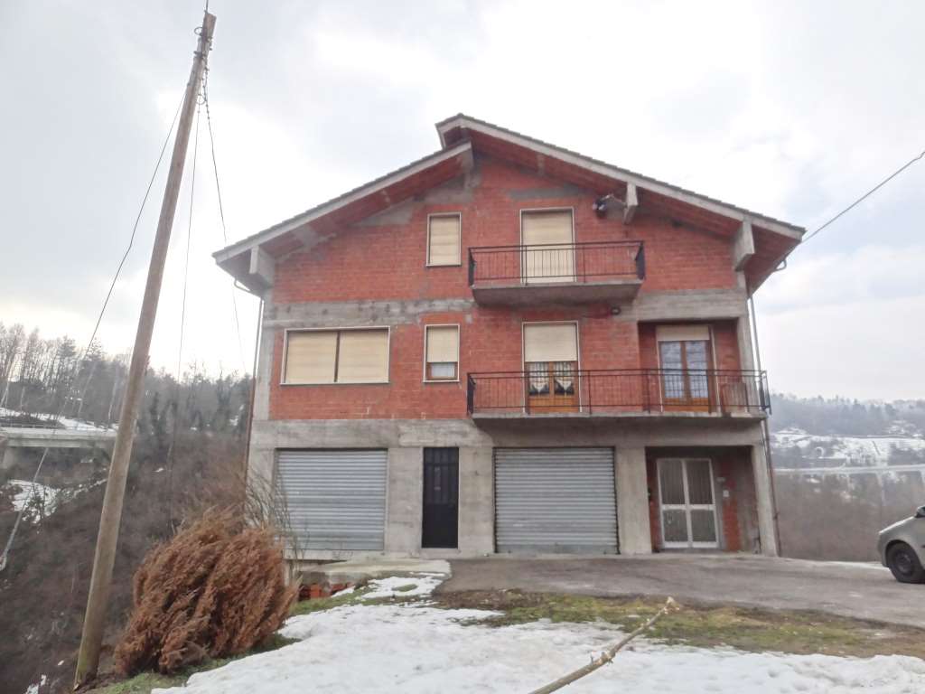 Casa indipendente in vendita a Roccavignale (SV)