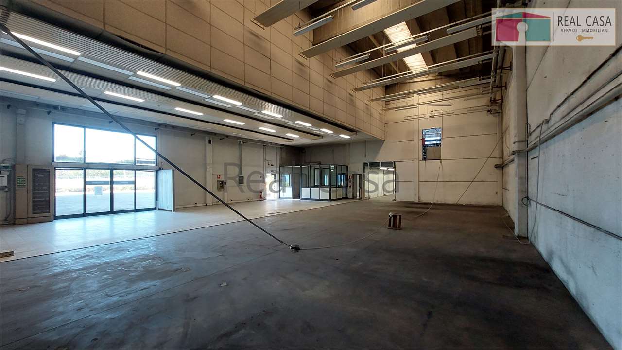 AFFITTI Locali commerciali a Modena – foto 1