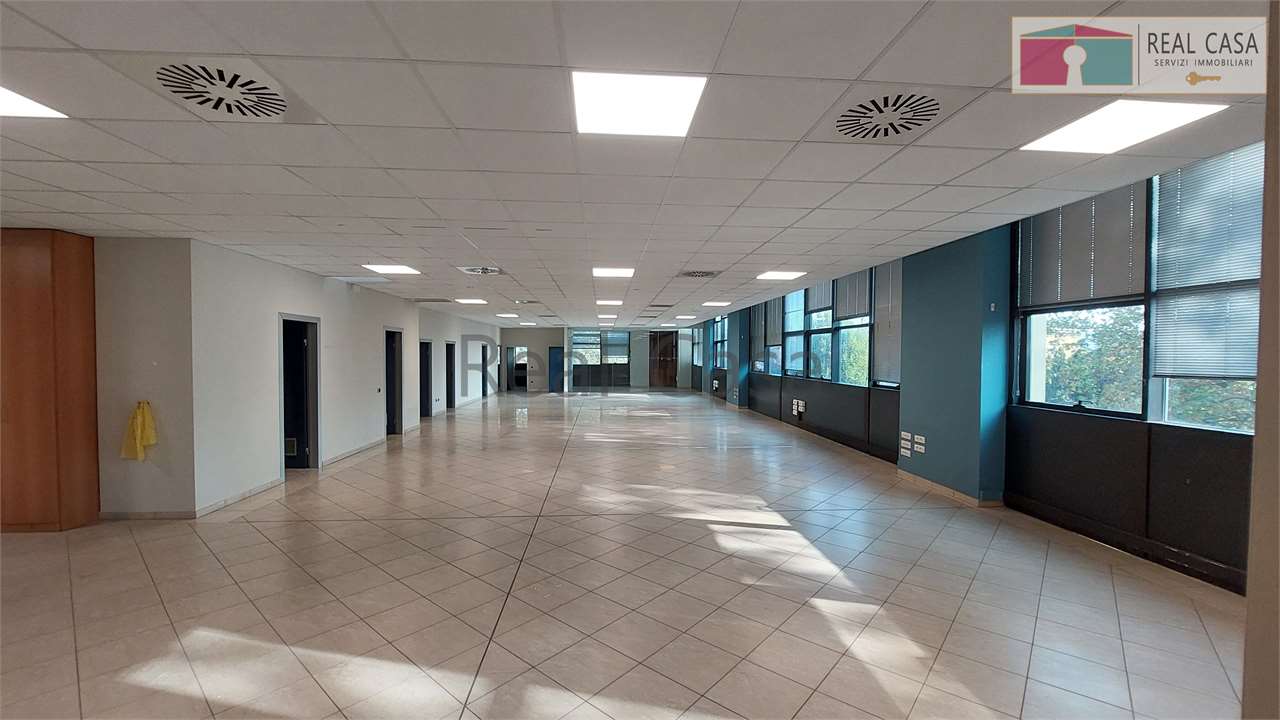 AFFITTI Locali commerciali a Modena – foto 1