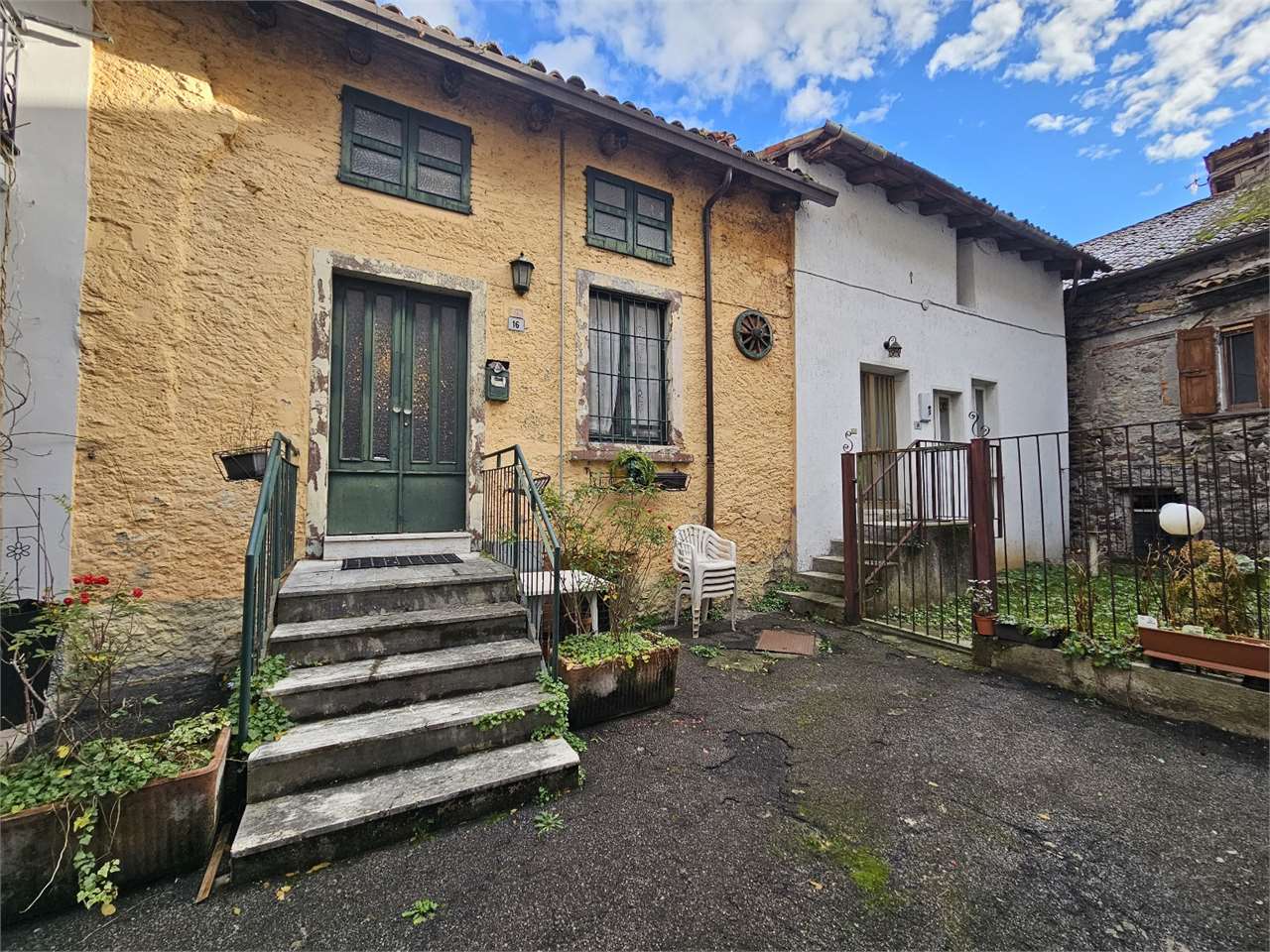 Porzione di casa in vendita, Angolo Terme