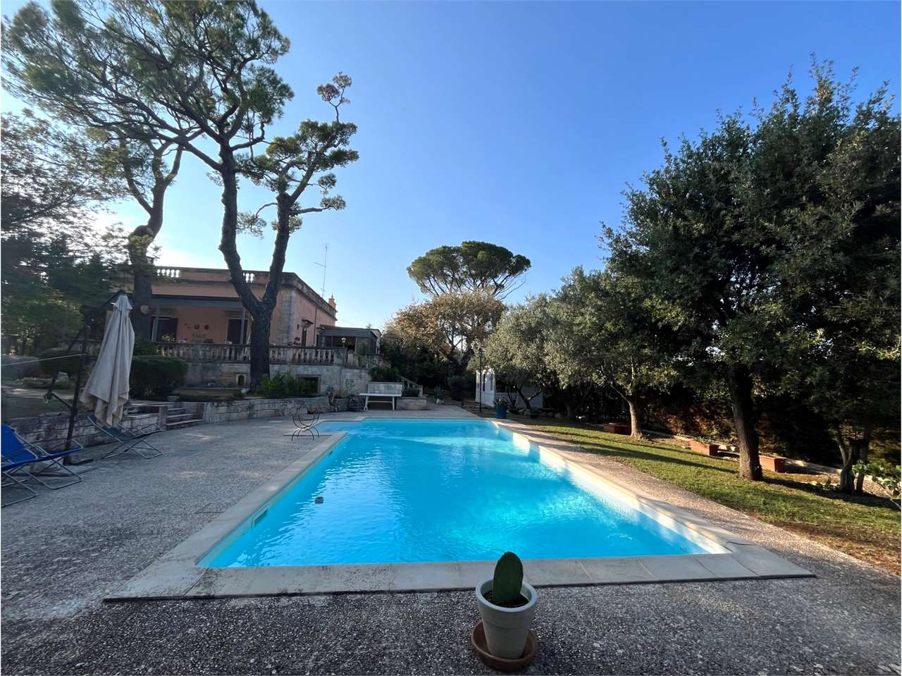 Villa con Giardino e piscina