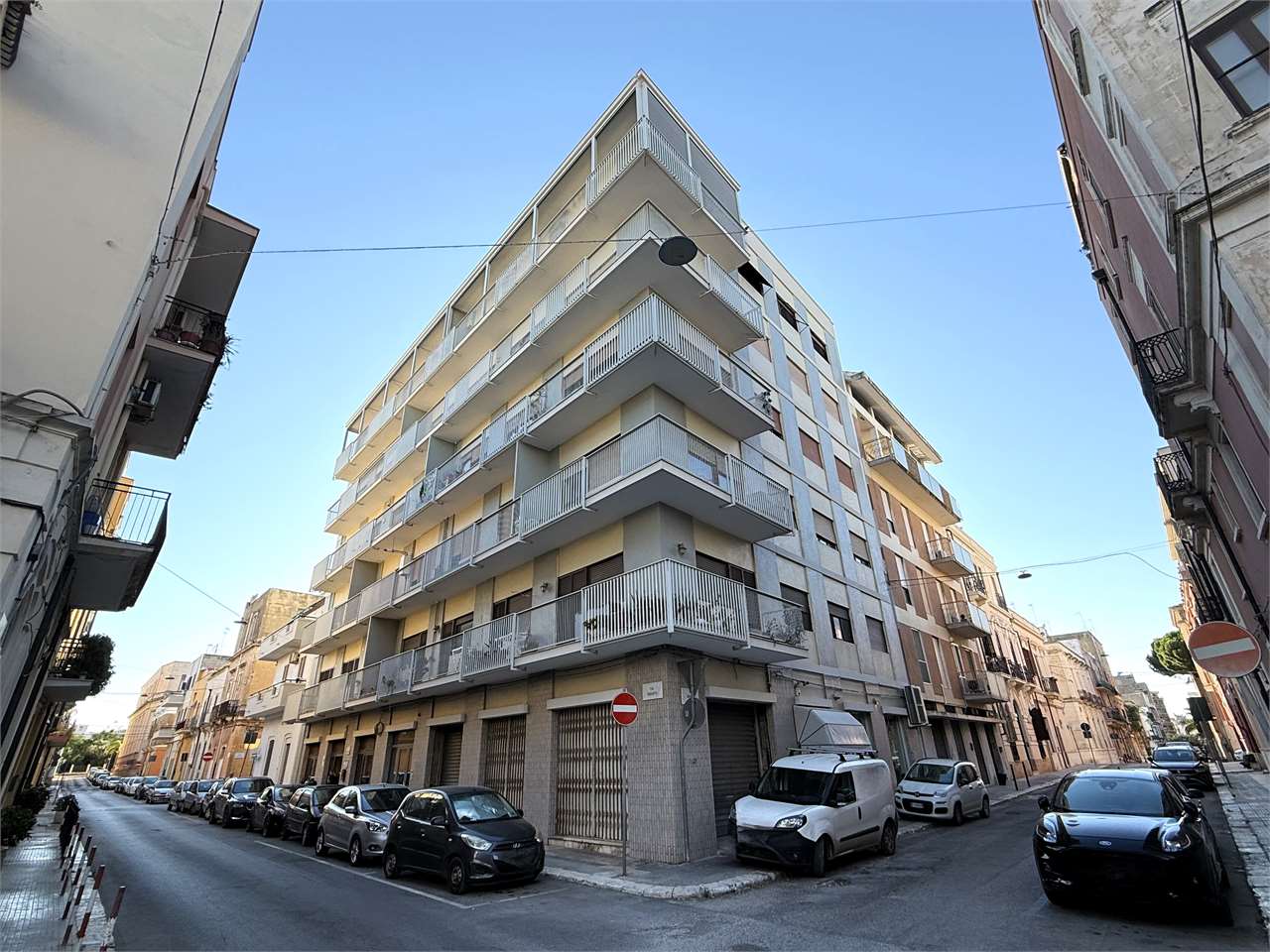 Ampio appartamento con doppi servizi