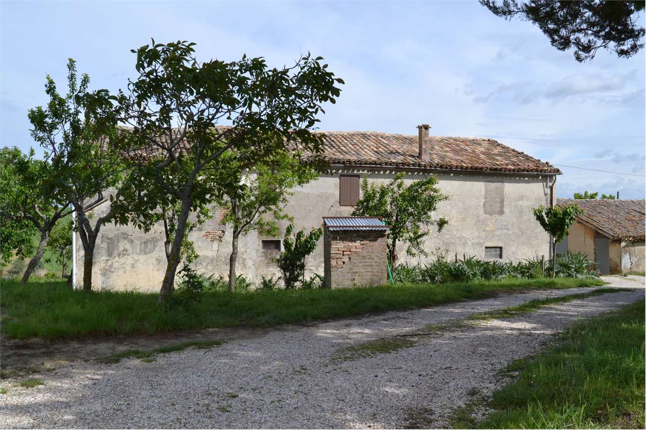 Rustico in vendita a Cartoceto (PU)