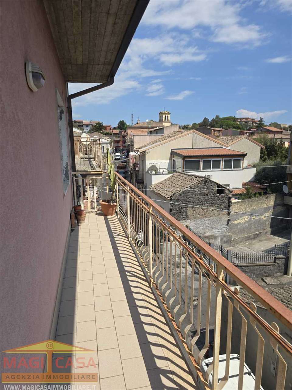 Camporotondo Etneo Vendita 4 o più locali