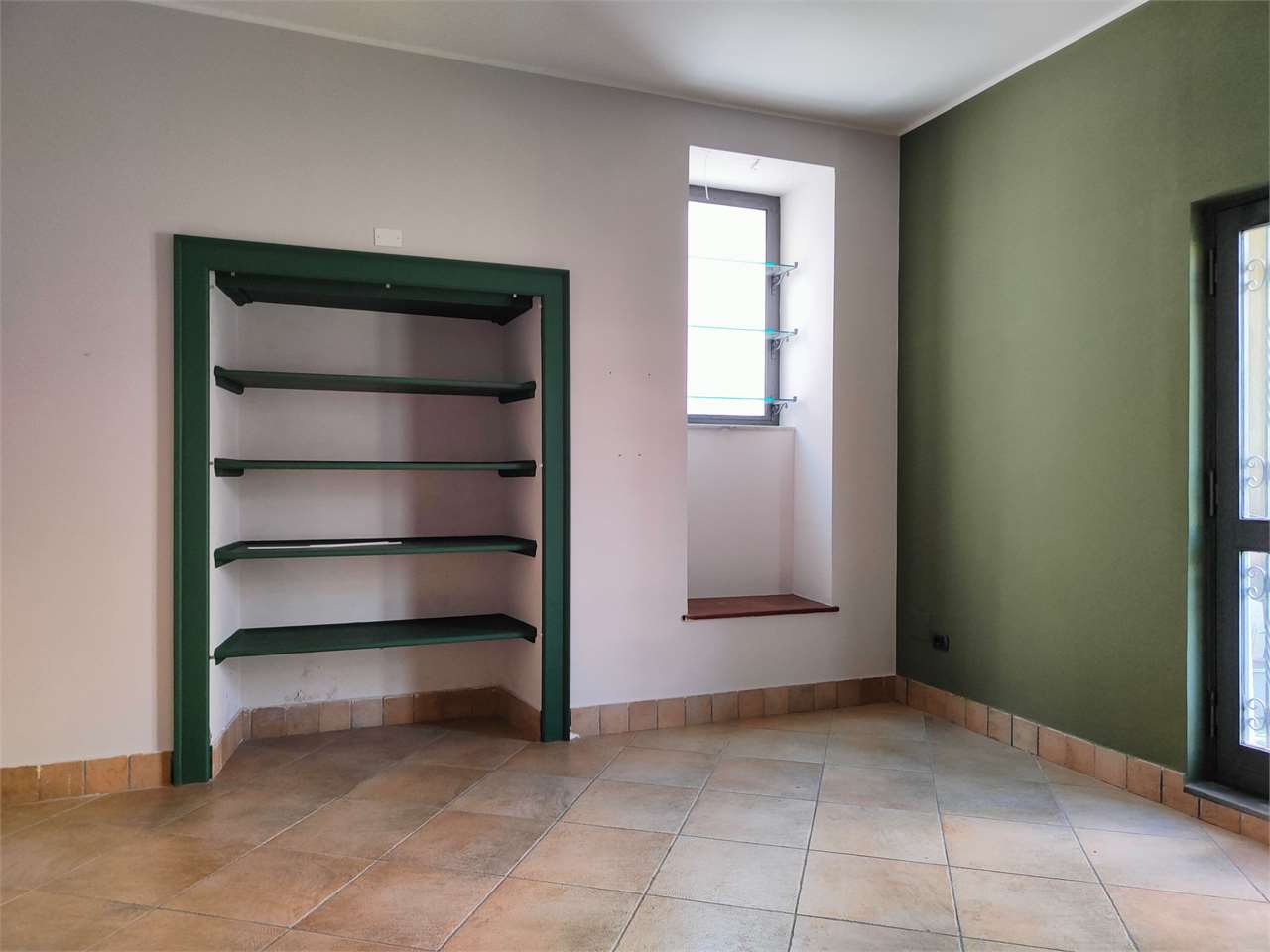 Negozio in affitto a Nicolosi (CT)