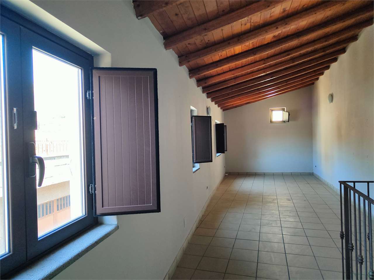 Negozio in affitto a Nicolosi (CT)