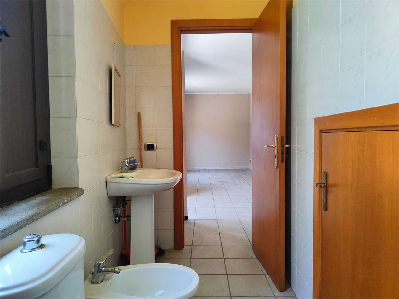 Negozio in affitto a Nicolosi (CT)