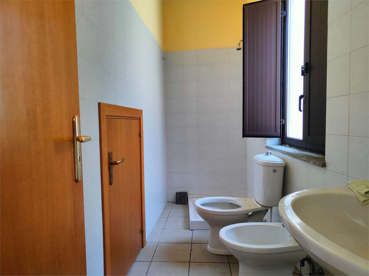 Negozio in affitto a Nicolosi (CT)