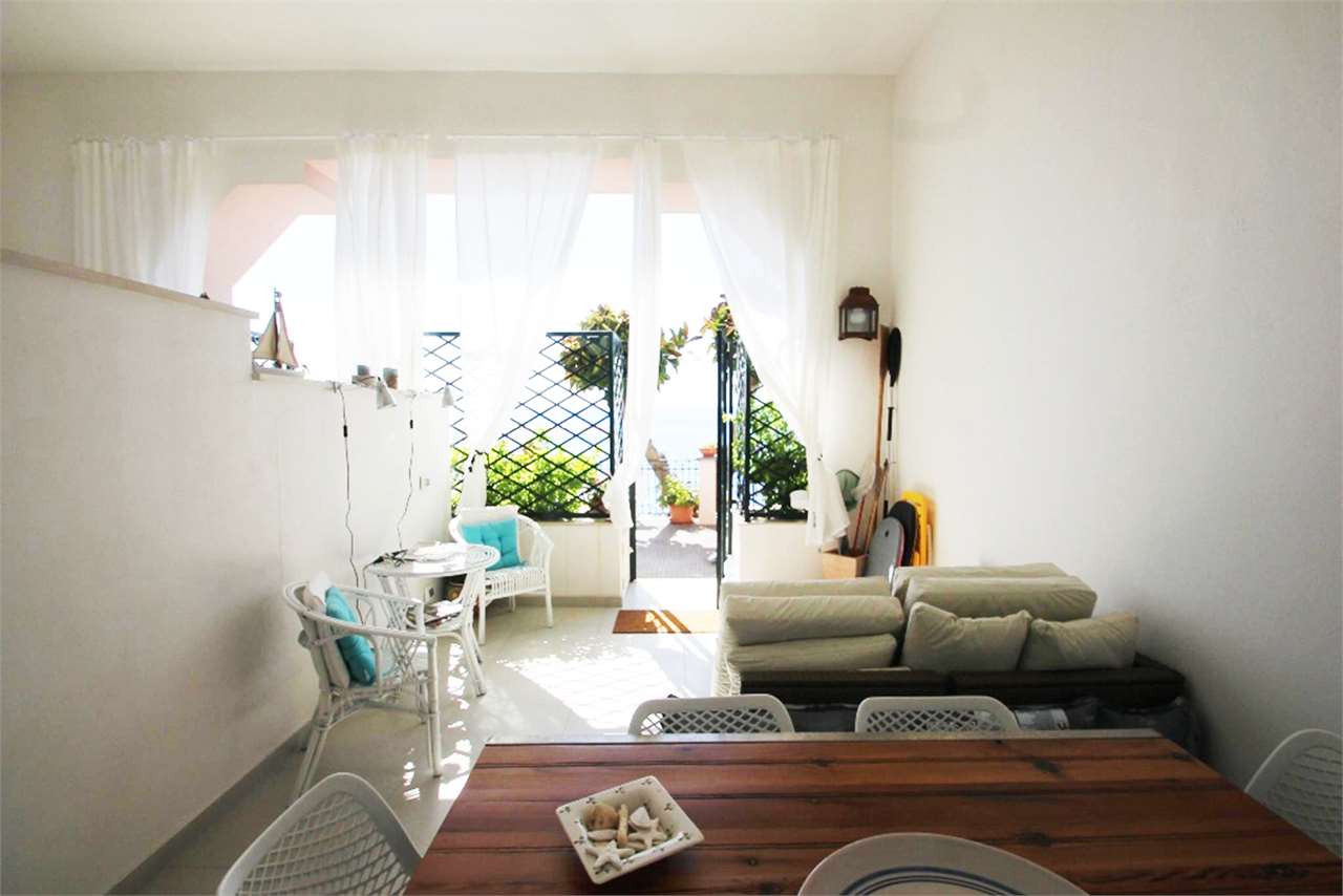 Appartamento in affitto a Aci Castello (CT)