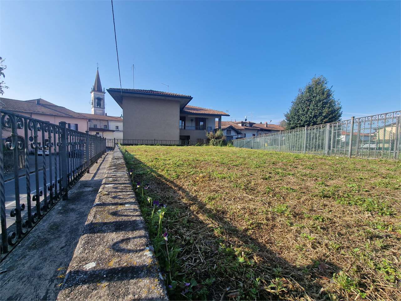 Villetta in vendita a Travedona-monate (VA)