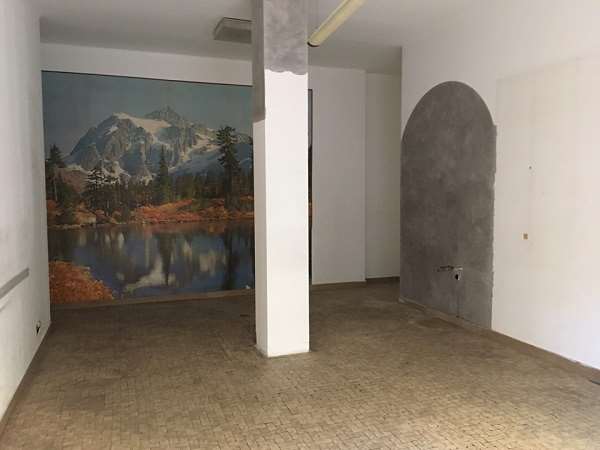 Locale commerciale a Vallecrosia — Rif. 710 - foto 1
