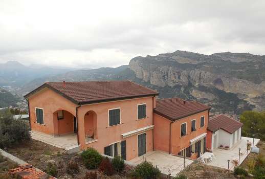 Villa a Ventimiglia — Rif. A-560 - foto 1