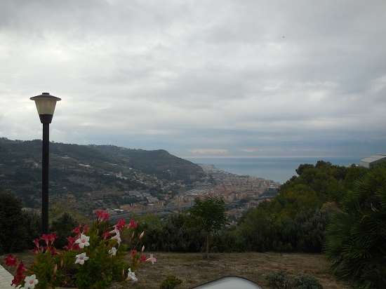 Villa a Ventimiglia — Rif. A-560 - foto 3
