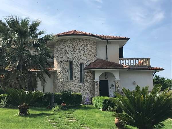 Villa a Vallecrosia — Rif. 530 - foto 1