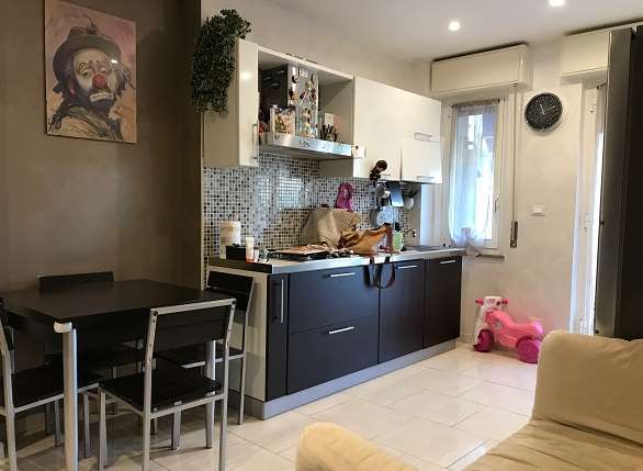 Appartamento ristrutturato con balcone e cantina - foto 1