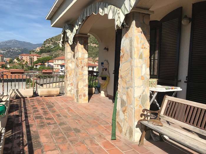 Villa a Ventimiglia — Rif. A-586 - Foto 9