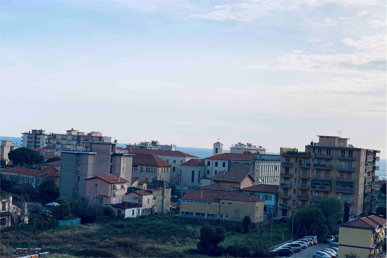 Trilocale con balconi e vista mare in Via Don Bosco - Foto 10