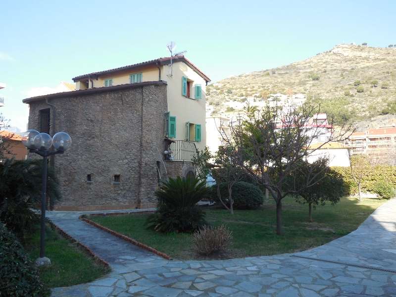 Villa a Ventimiglia — Rif. A-541 - foto 2