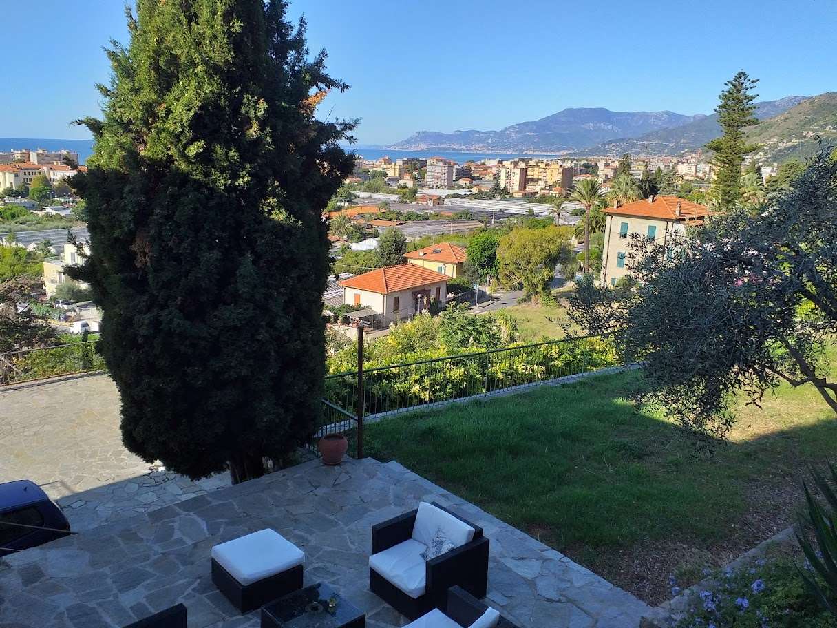 Villa a Bordighera — Rif. C5-11 - foto 1