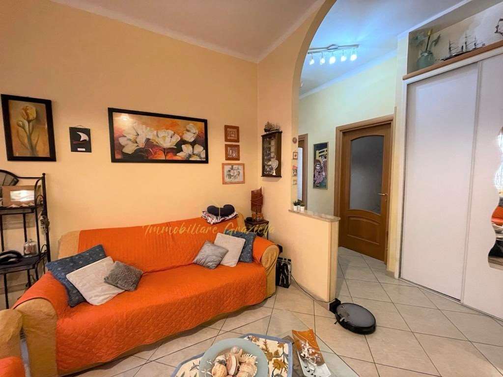 Trilocale con balcone nel centro di Ventimiglia - foto 2