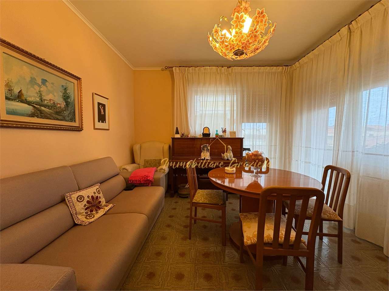 Trilocale con ampio balcone vicino al mare - foto 4