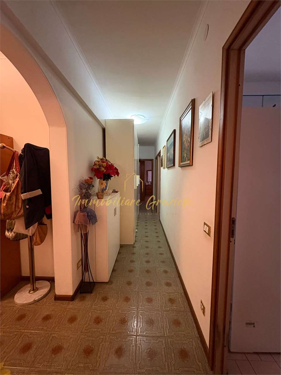Trilocale con ampio balcone vicino al mare - Foto 6