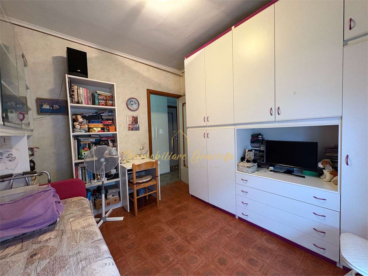 Trilocale con ampio balcone vicino al mare - Foto 11