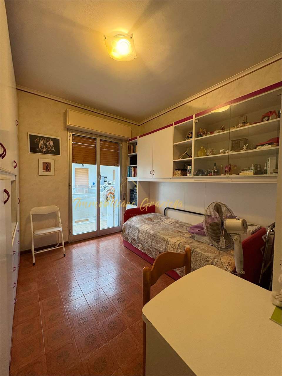 Trilocale con ampio balcone vicino al mare - Foto 12