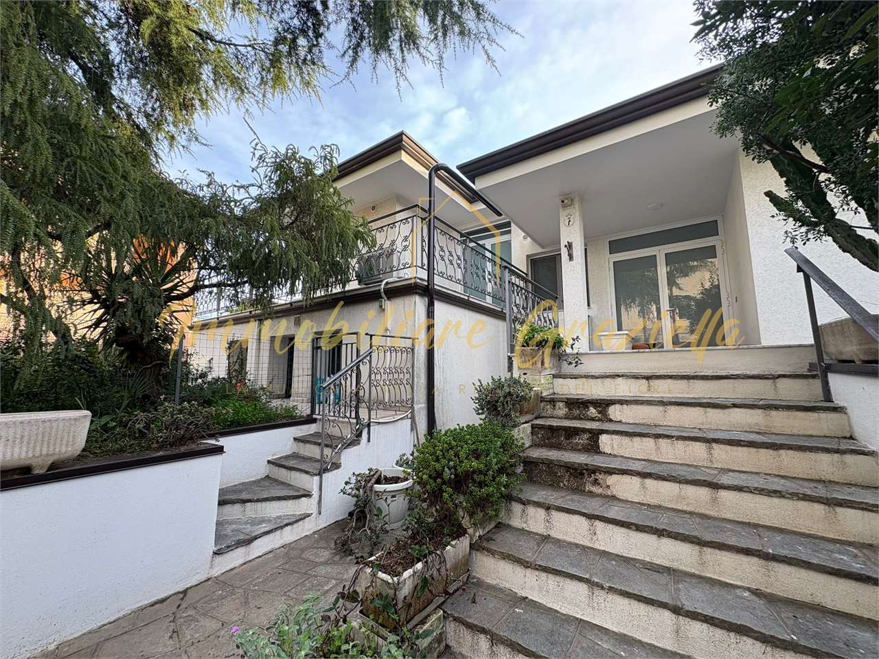 Villa a Vallecrosia — Rif. 525 - foto 1
