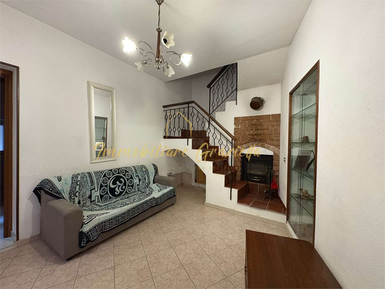 Casa indipendente con terrazzi, garage e cantina - foto 1